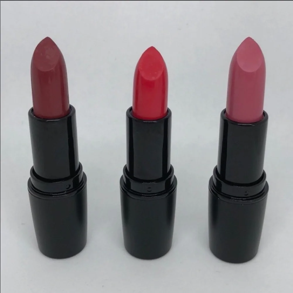 Lipstick trio set new